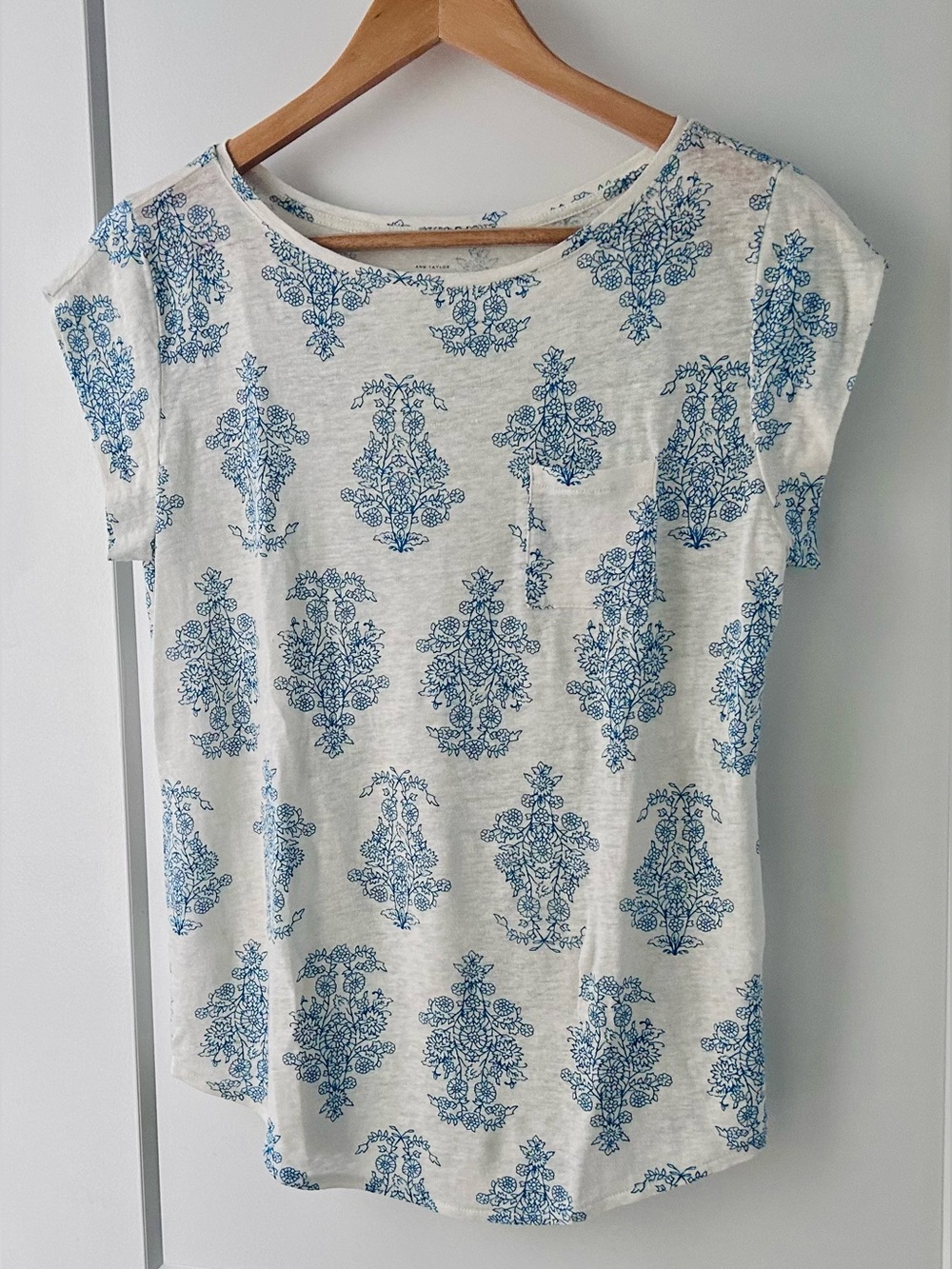 LOFT Linen Floral damask Top